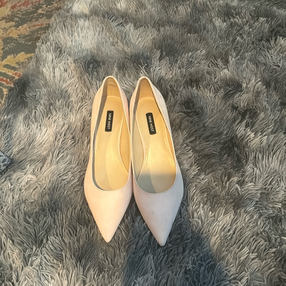 Light pink heels. 9.5
